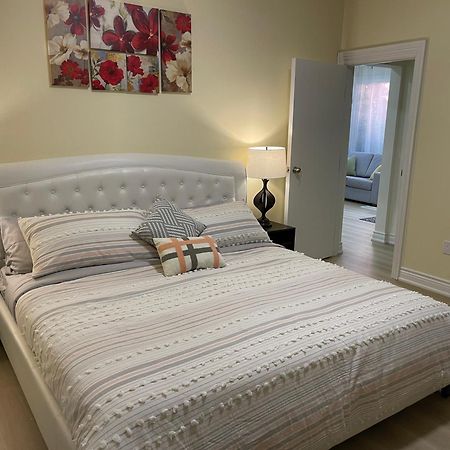 Luxury Cottage With King Bed Private Yard Bbq Deck Gazebo-4 Minutes To The Falls 나이아가라 폭포 외부 사진