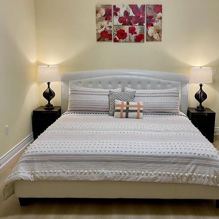 Luxury Cottage With King Bed Private Yard Bbq Deck Gazebo-4 Minutes To The Falls 나이아가라 폭포 외부 사진