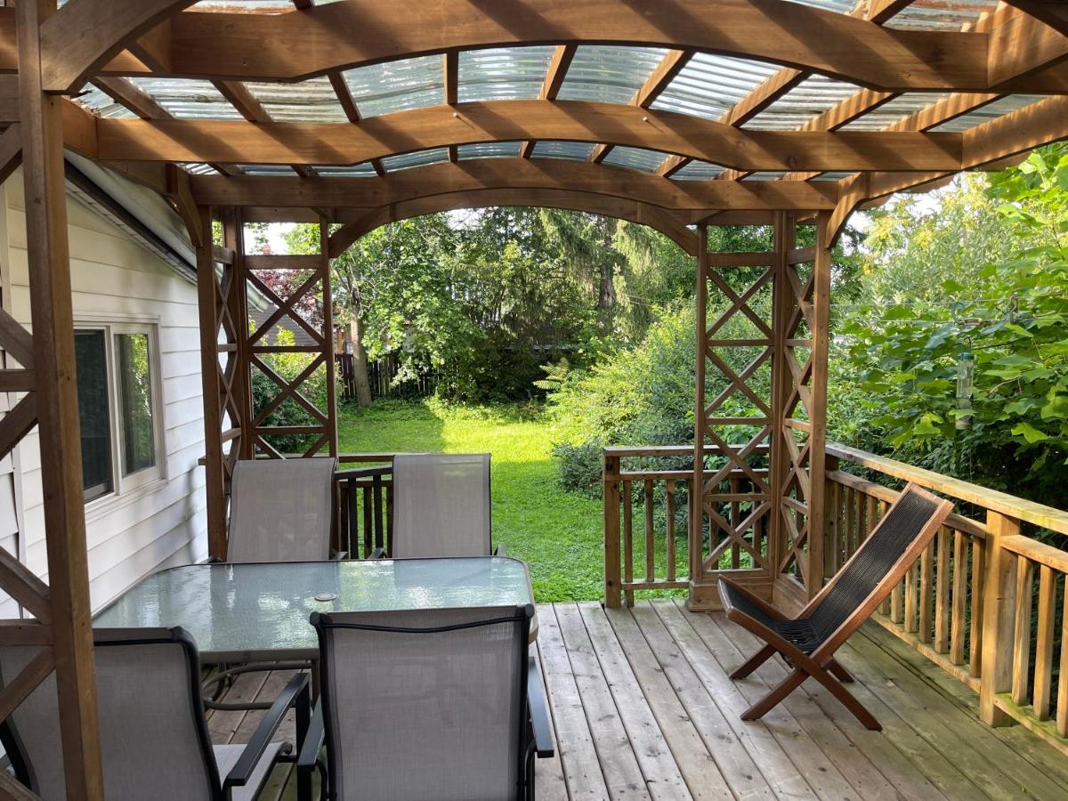 Luxury Cottage With King Bed Private Yard Bbq Deck Gazebo-4 Minutes To The Falls 나이아가라 폭포 외부 사진