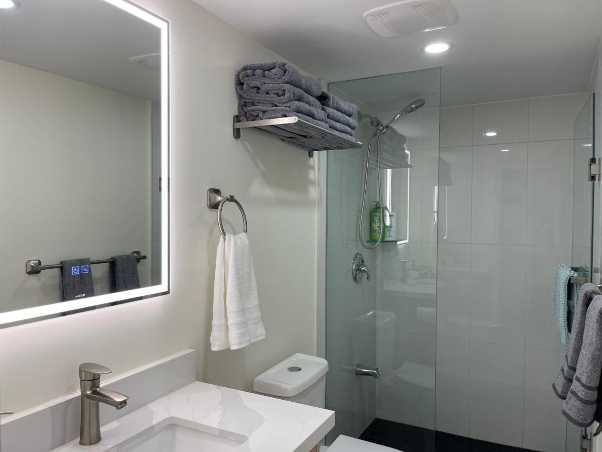 Luxury Cottage With King Bed Private Yard Bbq Deck Gazebo-4 Minutes To The Falls 나이아가라 폭포 외부 사진