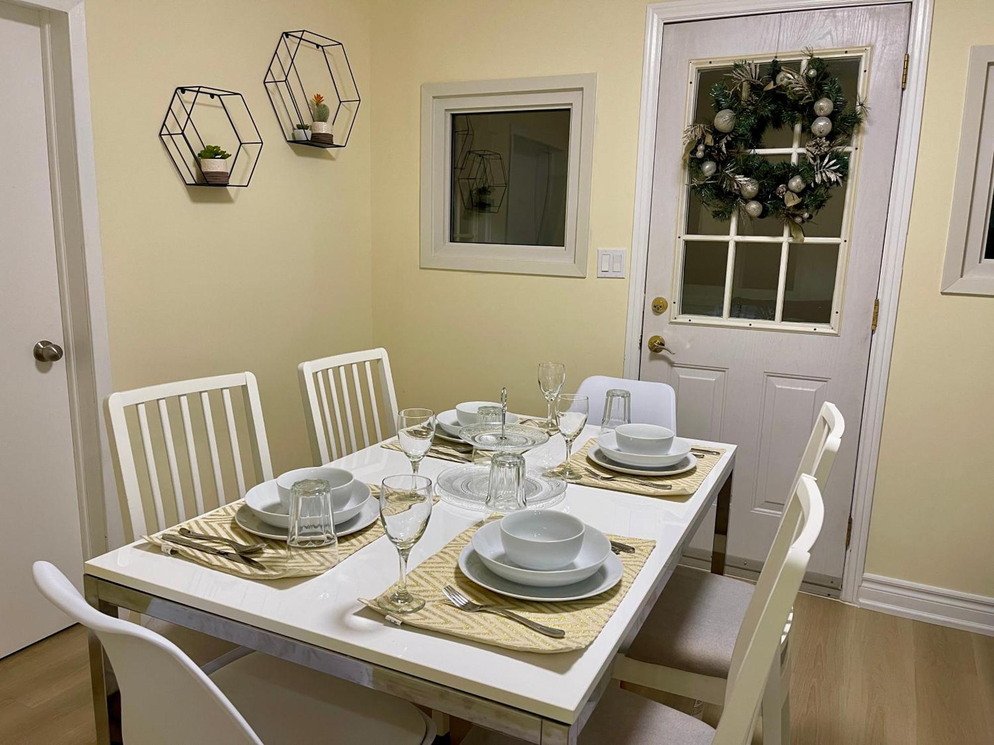 Luxury Cottage With King Bed Private Yard Bbq Deck Gazebo-4 Minutes To The Falls 나이아가라 폭포 외부 사진